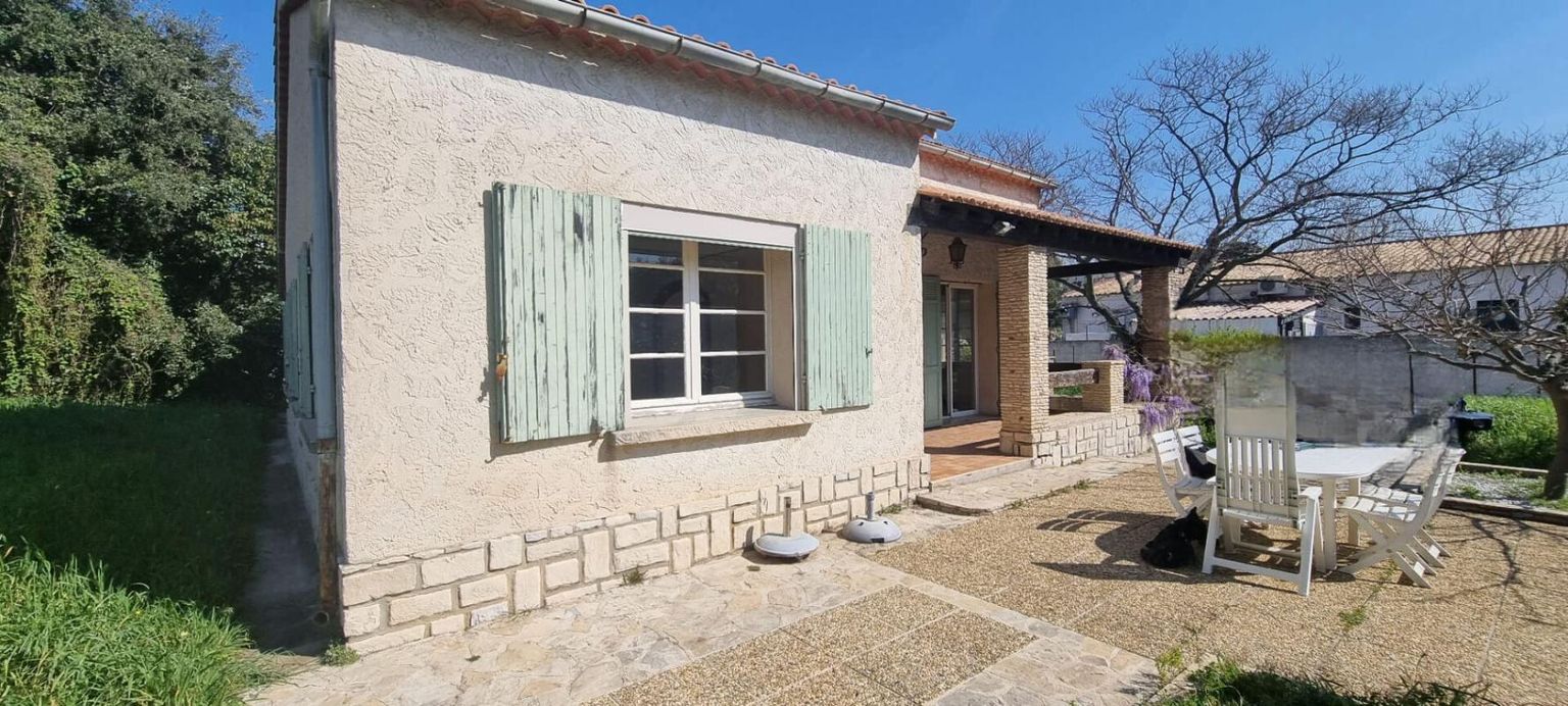 Maison à rénover 3 pièce(s) 70 m2 sur 300m² avec stationnements