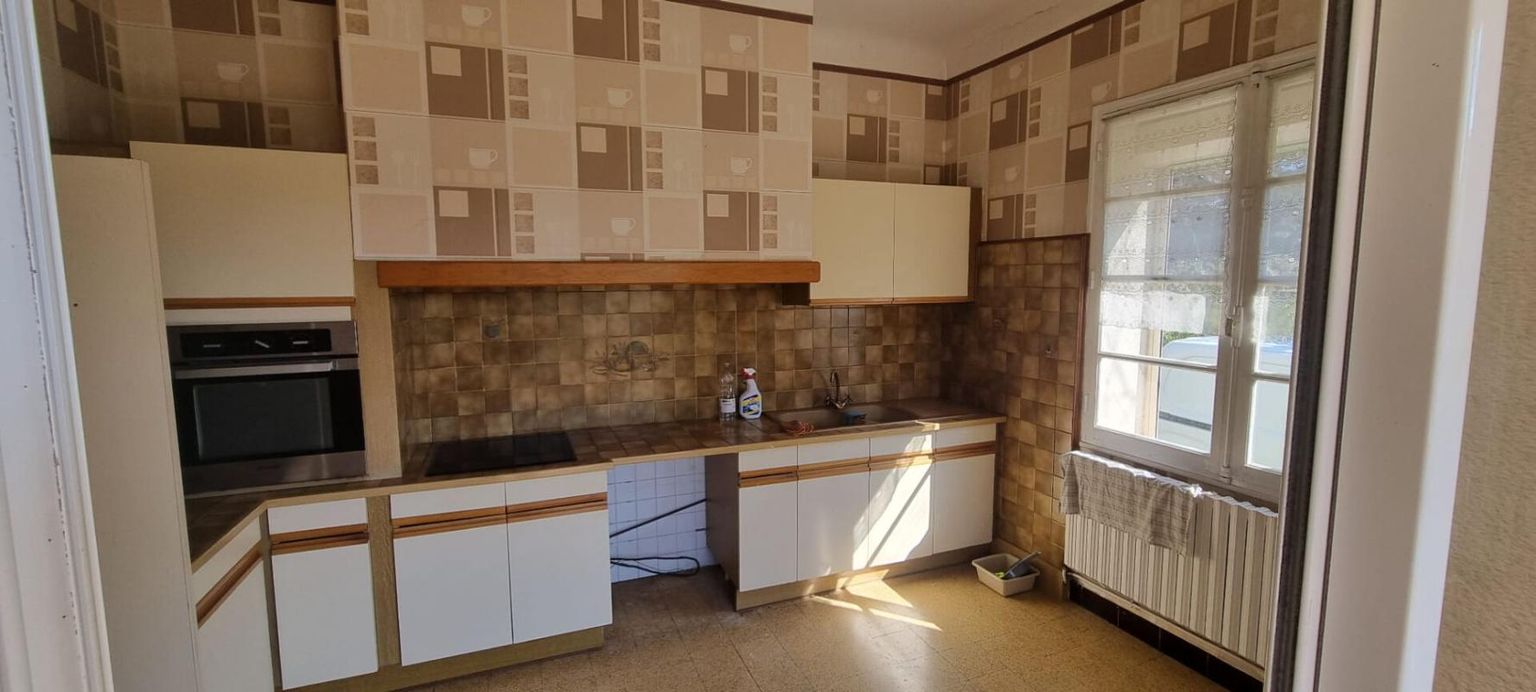 LA CIOTAT Maison à rénover 3 pièce(s) 70 m2 sur 300m² avec stationnements 3