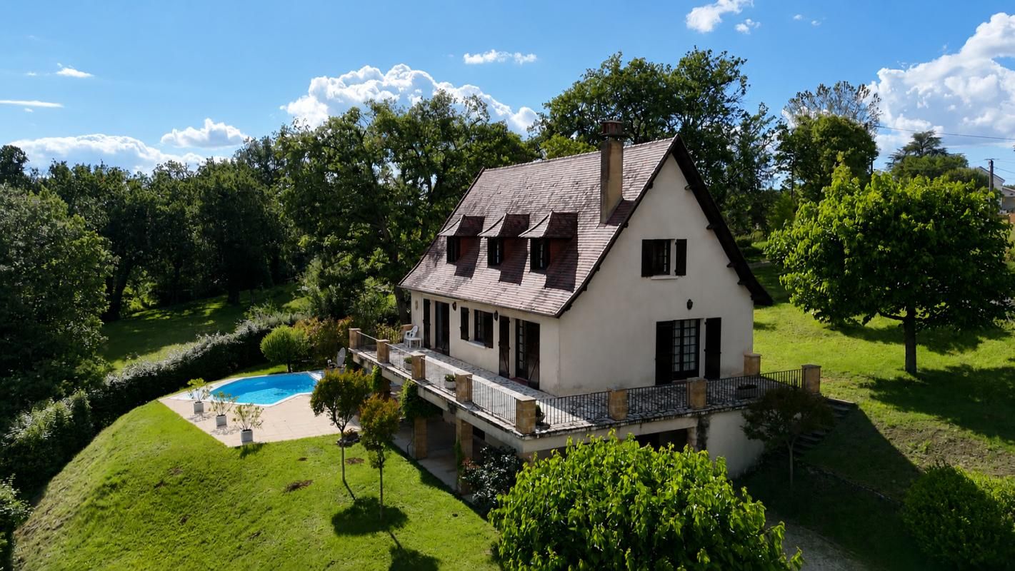 COUX-ET-BIGAROQUE Maison 6 pièce(s) 140 m2 1