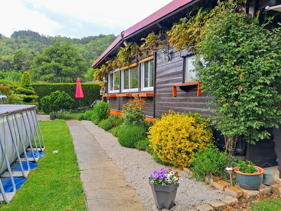 BEAUZAC Beauzac(43), chalet de 67 m2 habitables, 2 chambres sur 451 m2 de terrain 2