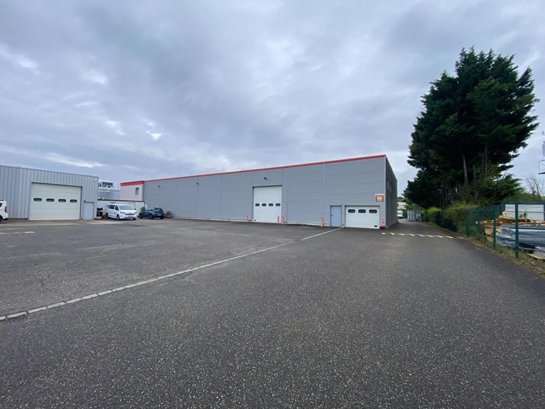 WITTENHEIM Ensemble immobilier mixte Entrepôts + bureaux + logements+terrain Wittenheim 68720 4