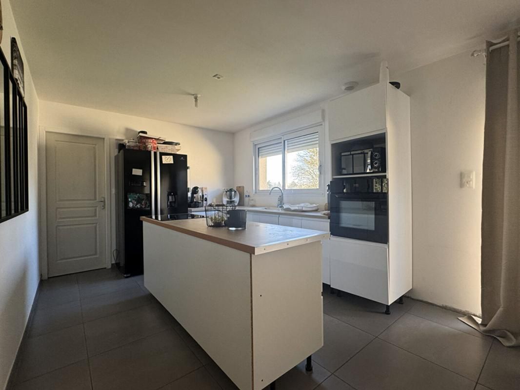 CHAMBRAY-LES-TOURS EXCLUSIVITE A VENDRE Chambray Les Tours Maison de 2018 5 pièces100 m2 2