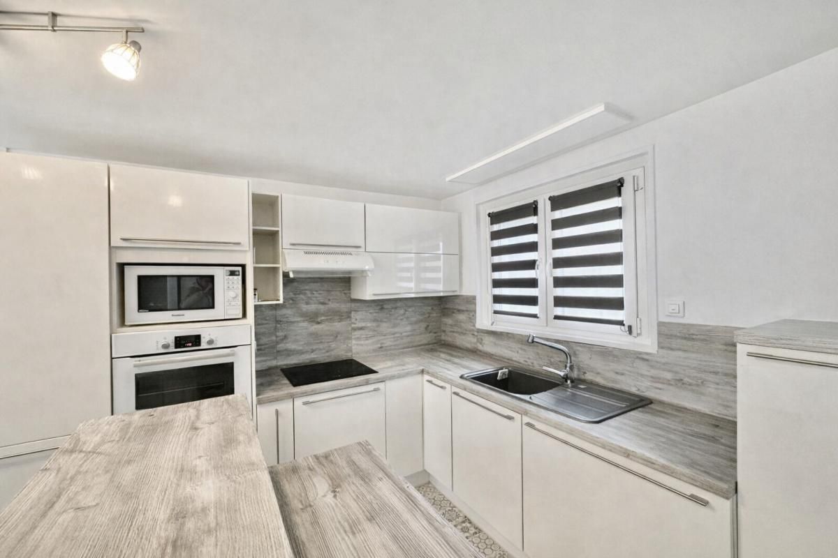 THONON-LES-BAINS THONON-LES-BAINS Maison T5 bis 99 m², calme, proche de toutes commodités (74200) 4