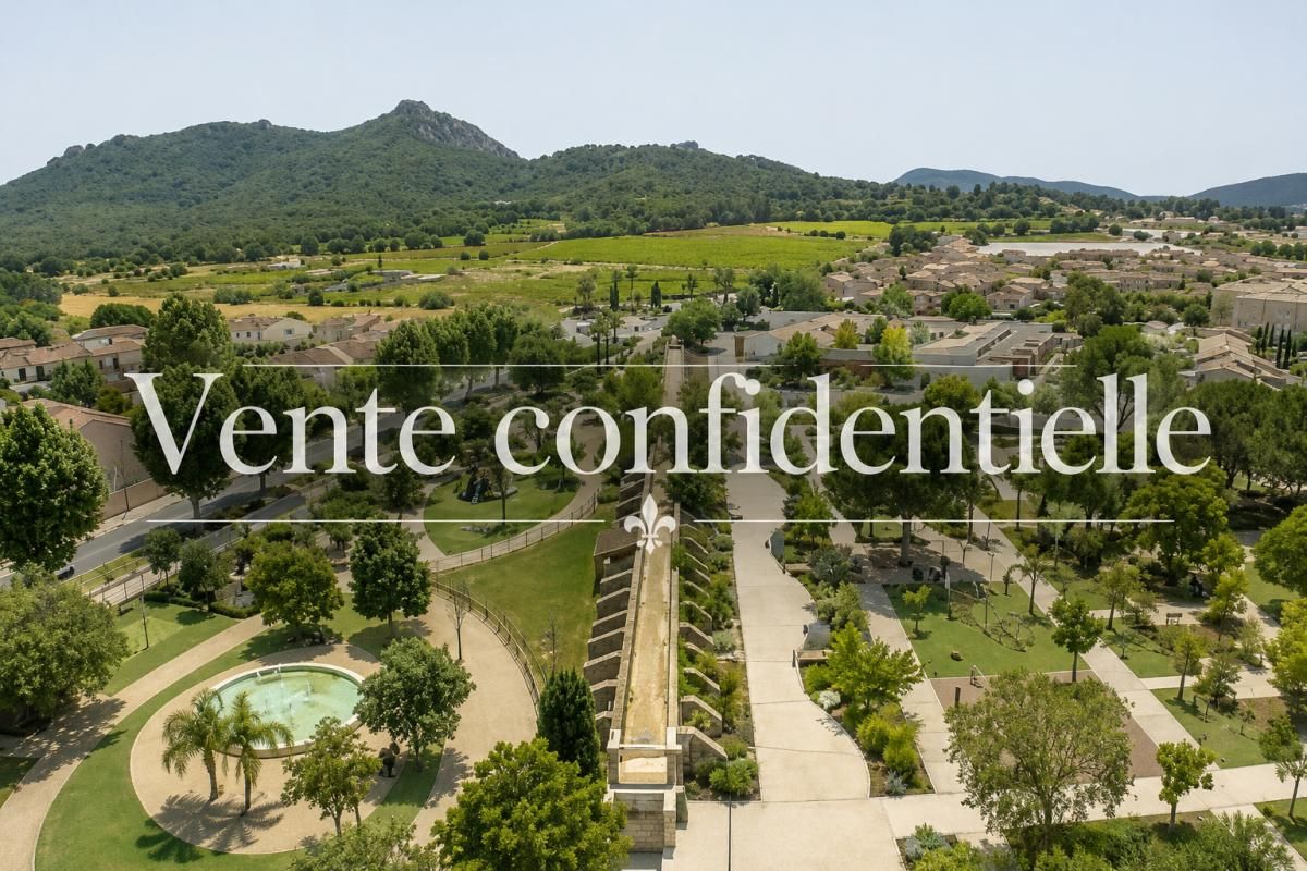 LA CRAU - Villa 350 m² avec piscine sur terrain de 3 000 m²