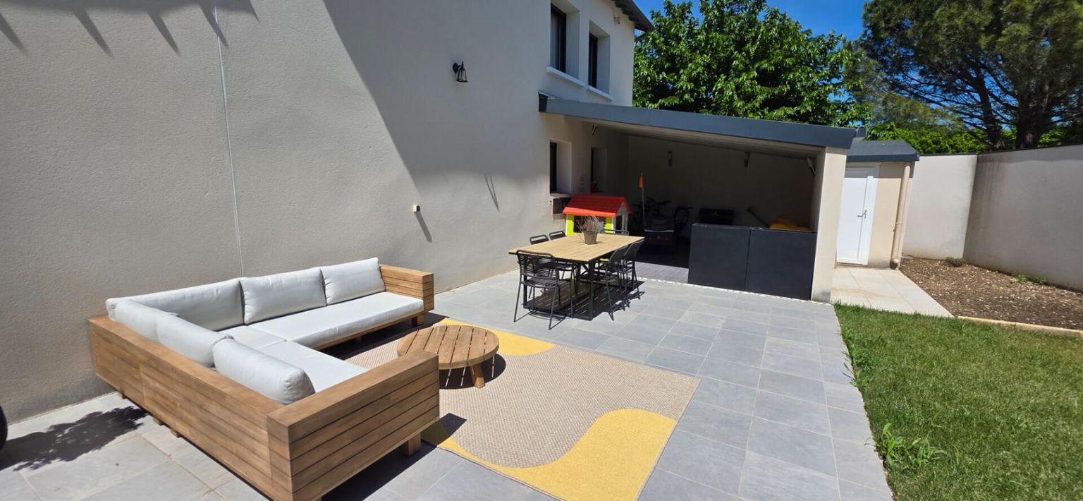 ROCHEMAURE Maison de 138 m2 avec piscine 3