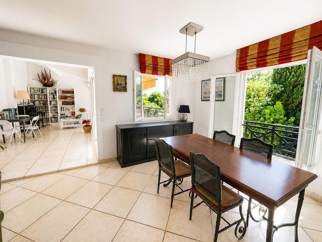FREJUS Appartement 4 pièces en dernier étage avec terrasse 2