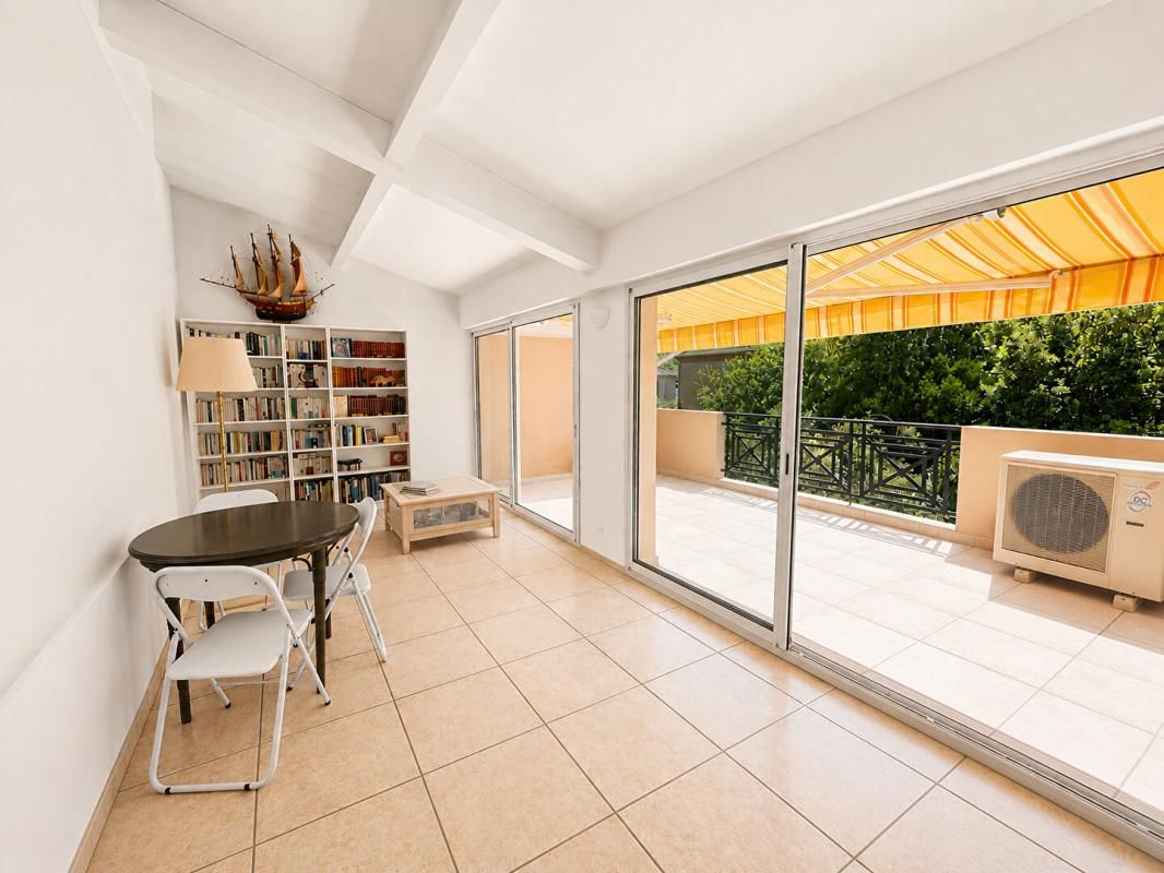 FREJUS Appartement 4 pièces en dernier étage avec terrasse 4