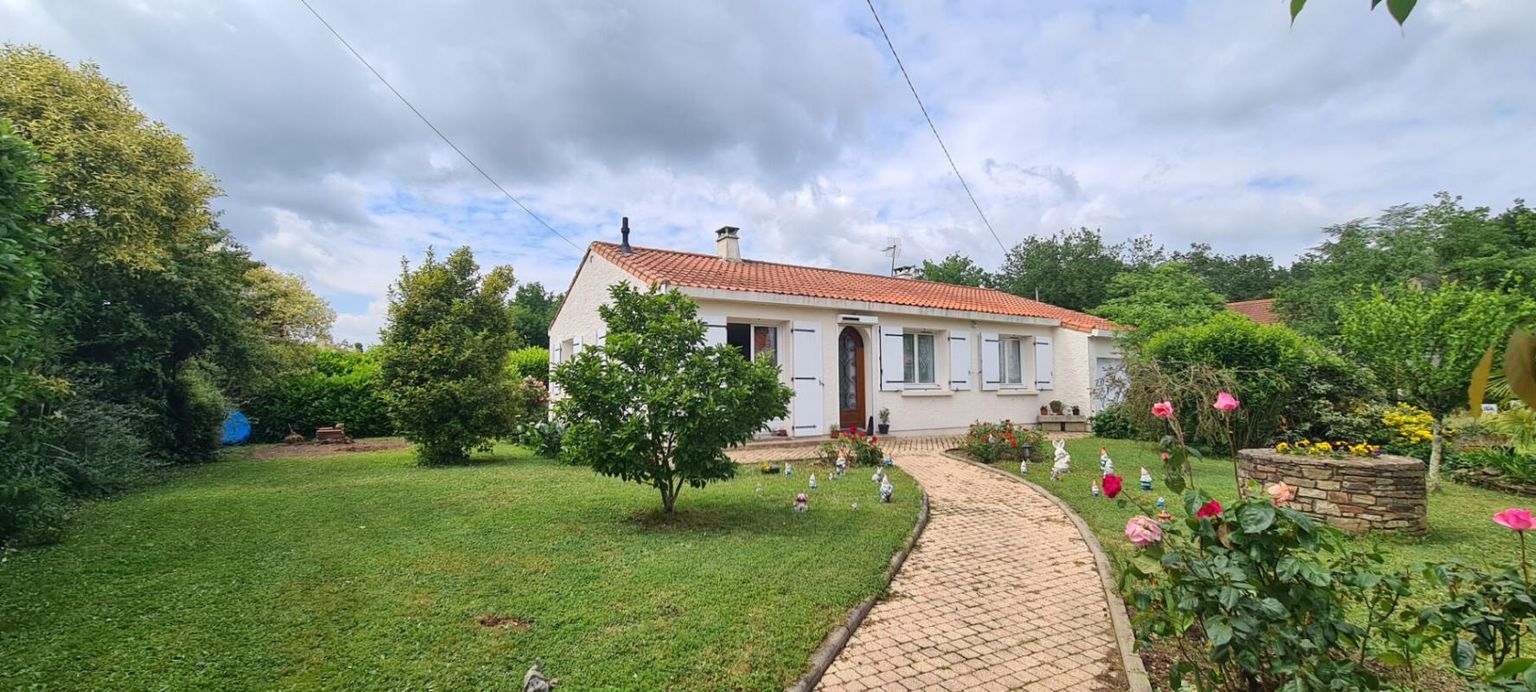 GORGES Maison Gorges 4 P . 3 Chs . 84.7 M² . Garage . T 545 M² . Terrasse 1