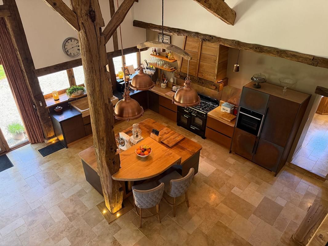 BEAUMONT-DU-PERIGORD Un domaine d'exception en Dordogne avec trois maisons de caractère et deux granges 4