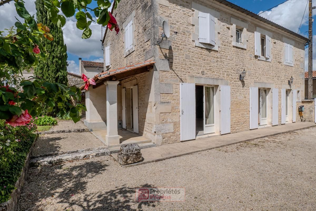 HIERSAC Maison charentaise 180 m2 2