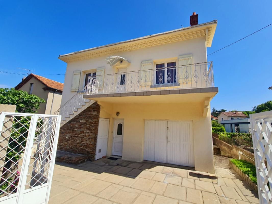 ALES EXCLUSIVITE - Maison de ville proche commerces et écoles - 750 M² de terrain 2