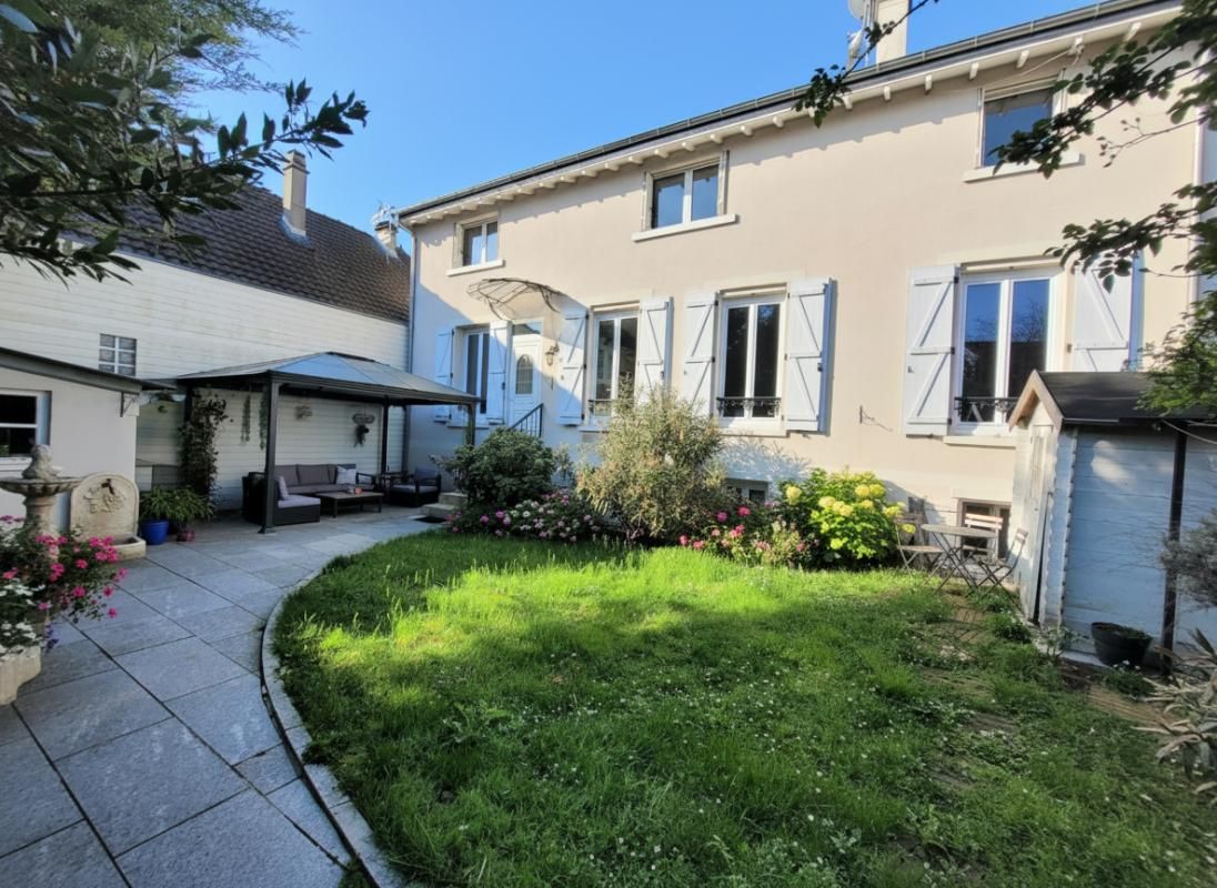 Maison Argenteuil, secteur Orgemont, 95100 Val d'Oise 6 pièce(s) 122 m2 habitables