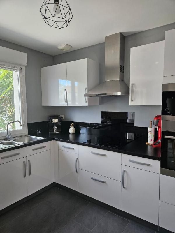ISSY-LES-MOULINEAUX SPECIAL INVESTISSEURS Issy les Moulineaux STUDIO 32 m2 balcon Prix : 353 000 2