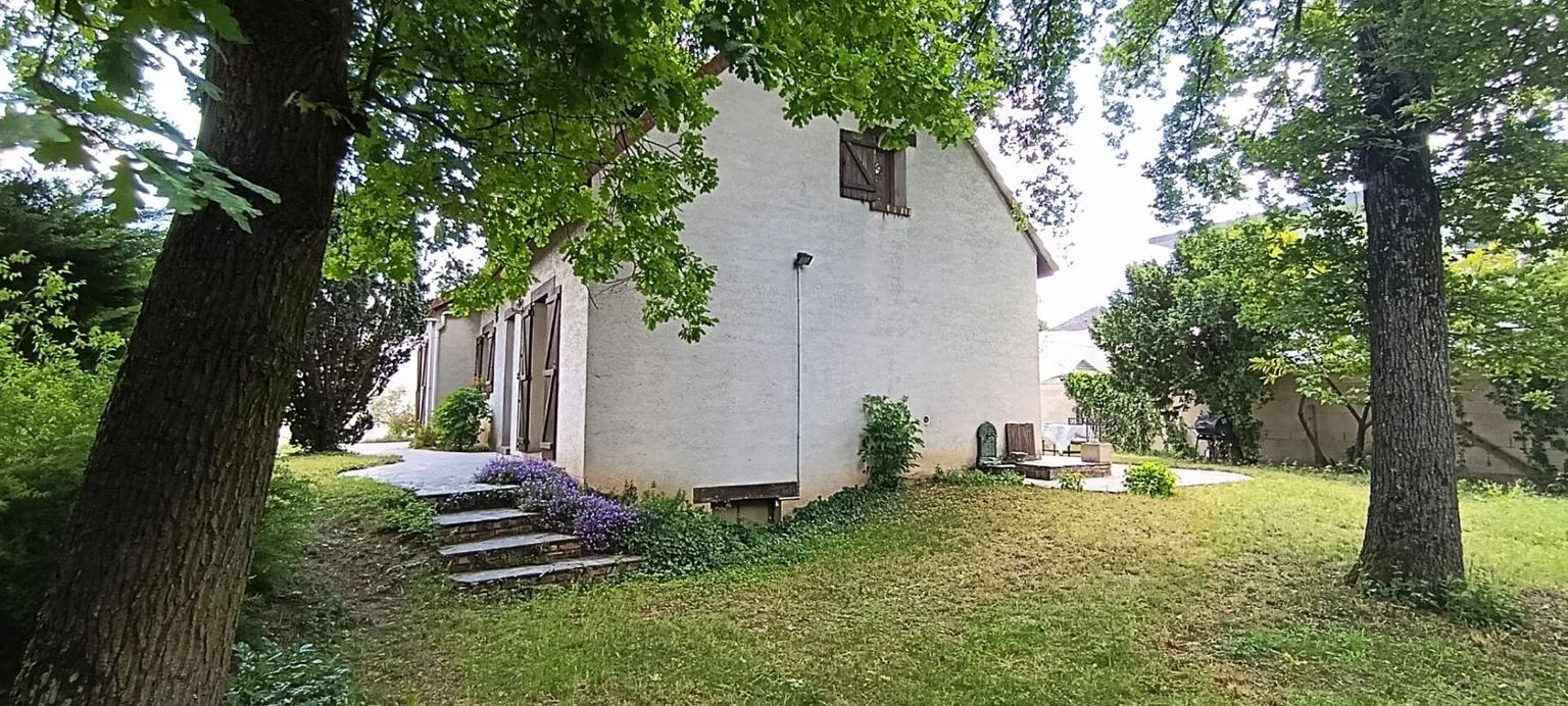 LIMEIL-BREVANNES Maison familiale de 8 pièces avec sous sol total ET piscine  chauffée 3