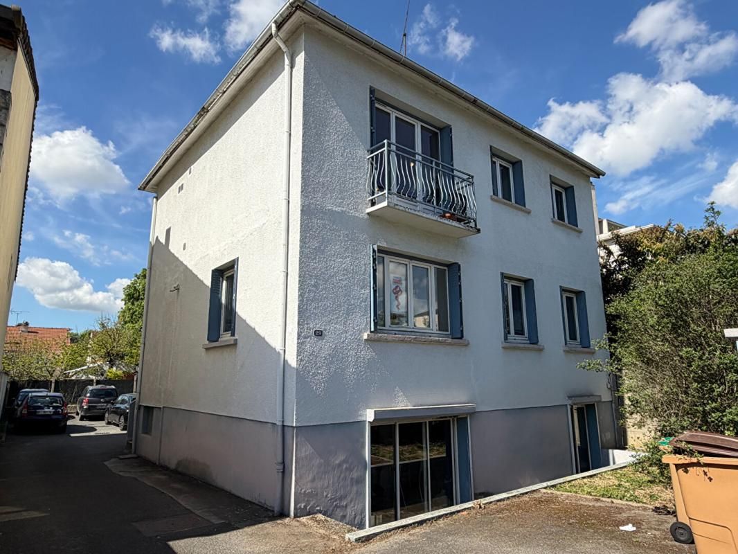 Maison  10 pièce(s) 207.41 m2