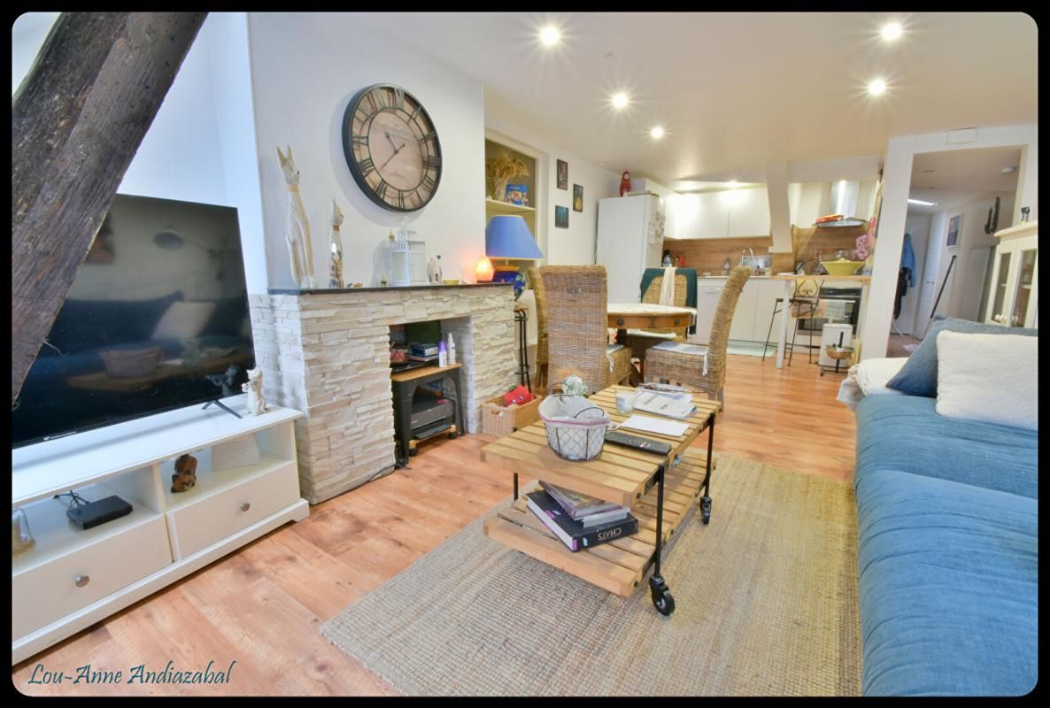 PAU PAU MONTPENSIER - T2 RENOVE - 168 000 1