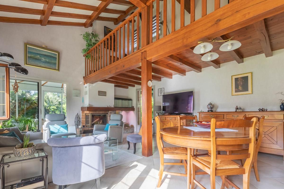 Maison 6 pièces 170m2 avec piscine chauffée