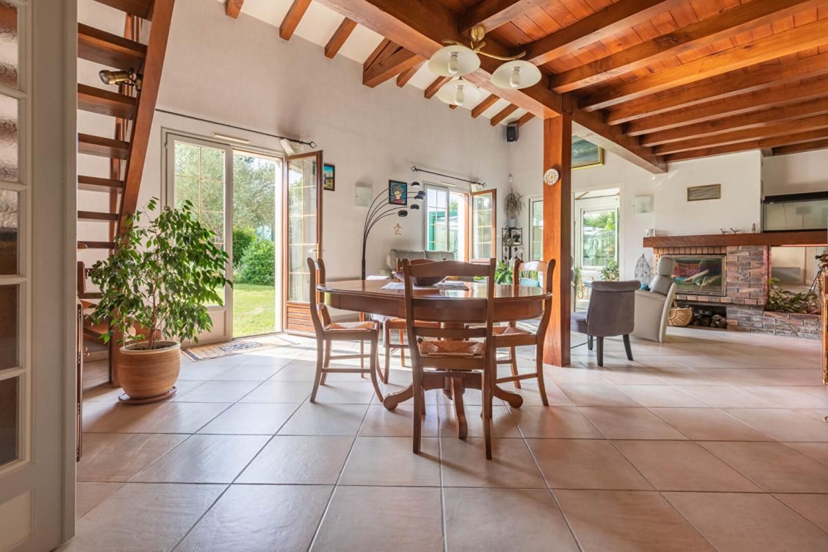 BASSE-GOULAINE Maison 6 pièces 170m2 avec piscine chauffée 2