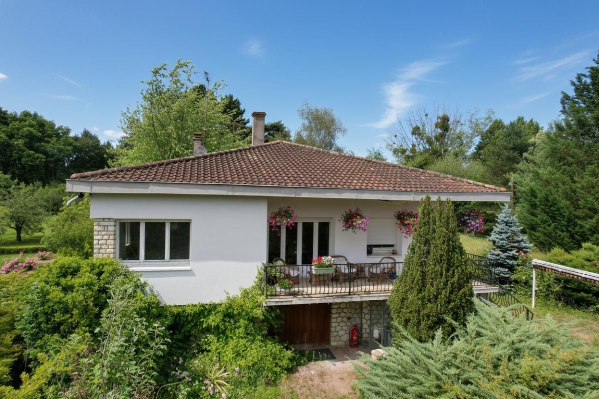 VIERZON Maison Vierzon 4 pièce(s) 159 m2 2