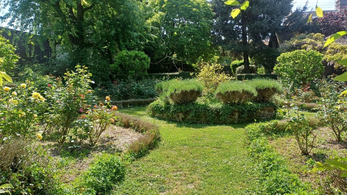 NOYON MAISON BOURGEOISE 3