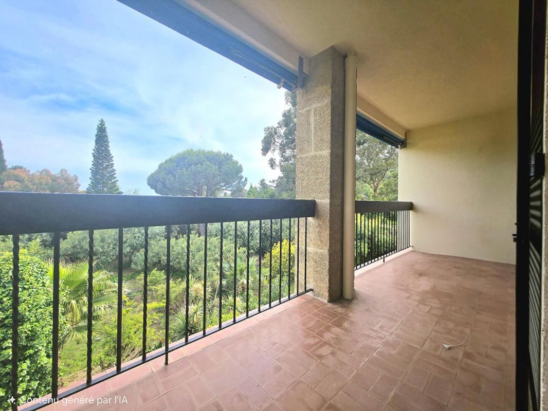 LE LAVANDOU Appartement Le Lavandou 2 pièce(s) 50 m2 AVEC TERRASSE ET PARKING 1
