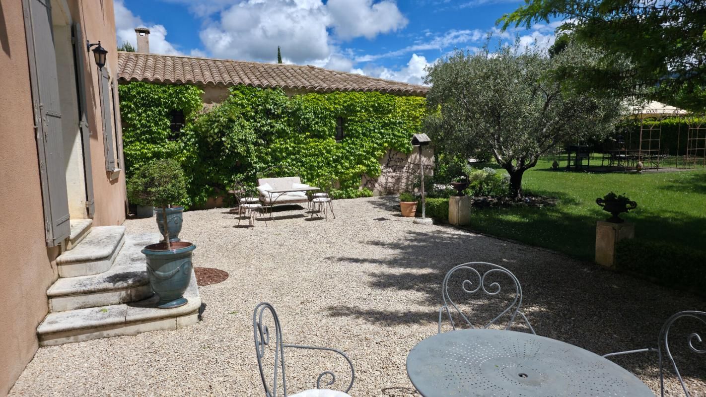 MALAUCENE EXCLUSIVITE. 84340, MALAUCENE, A 5 mn à pied du centre-village, BASTIDE DE 8 PIECES DE 203 M² sur 1815 m² de TERRAIN clos avec Piscine 3