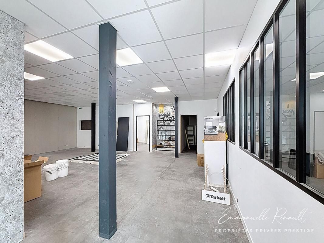 VANNES Local d'activité de 700 m² aux portes de Vannes · Fort potentiel 4