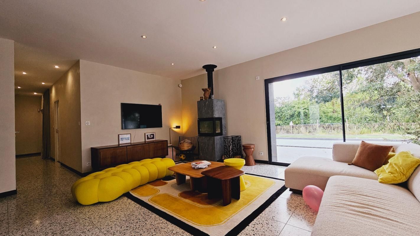 SAINT-DOULCHARD MAISON DE PLAIN PIED DE 160M² 5 PIECES PISCINE GARAGE 4