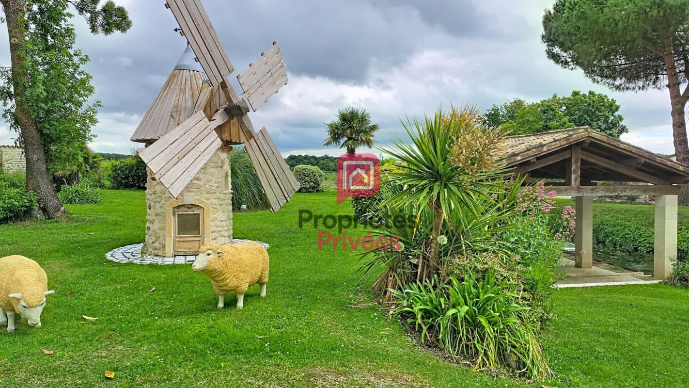 MEURSAC VIAGER OCCUPÉ : Moulin d'exception du XVIII? siècle À 30 minutes des plages de Royan 3