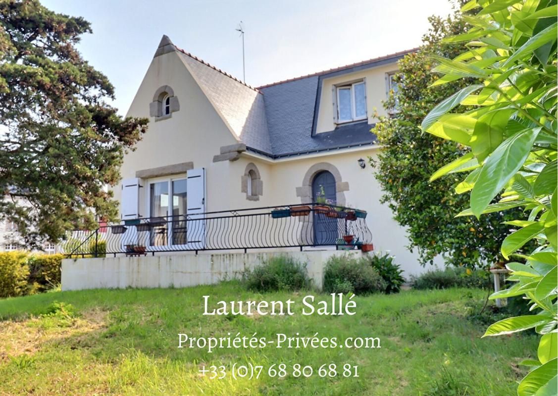 QUESTEMBERT 56230 - MAISON CENTRE VILLE.  6 pièces 108m2