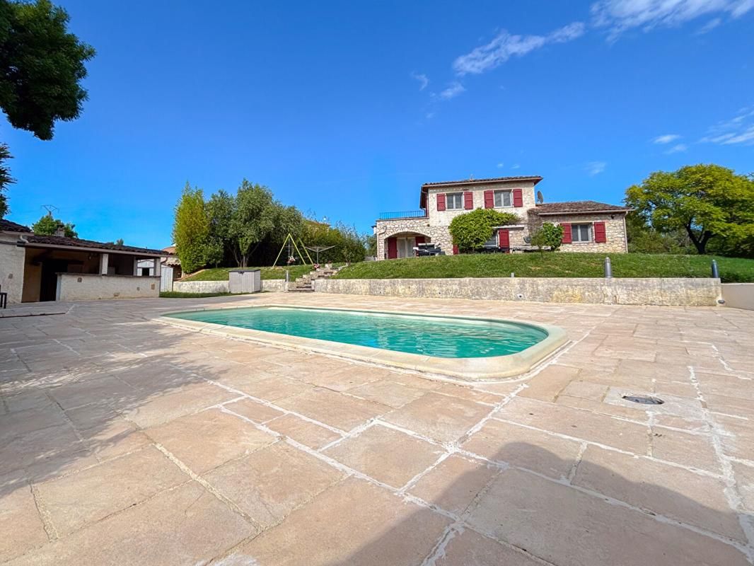 BOISSET-ET-GAUJAC Boisset-et-Gaujac - Maison en pierre 135 m² avec piscine chauffée sur environ 1 370 m² 1