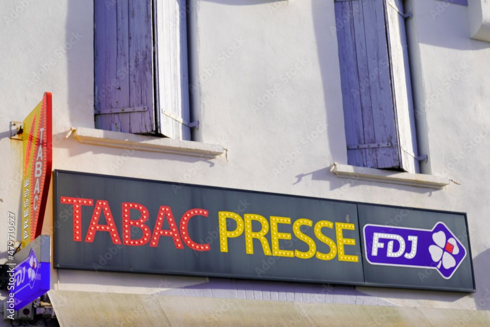 25000 BESANCON - Fonds de commerce Tabac - Presse - FDJ - Bimbeloterie  40 M²