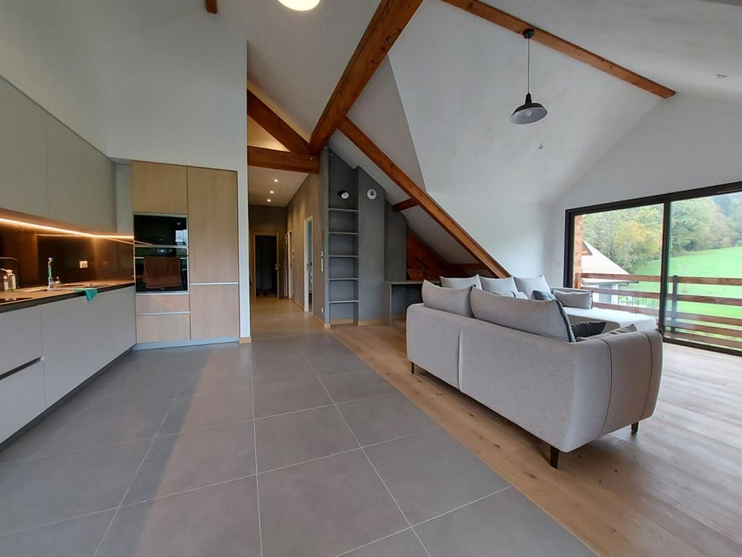 SAINT-JORIOZ St Jorioz : Appartement de standing, 108m², terrasse de 33 m²,3 chs dont une suite parentale, cellier, cave et parking privatif 2