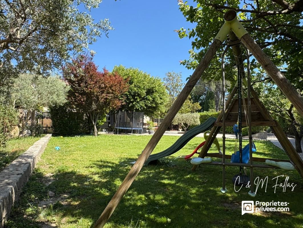 SERIGNAN-DU-COMTAT Maison familiale au centre village de Sérignan-du-Comtat 4