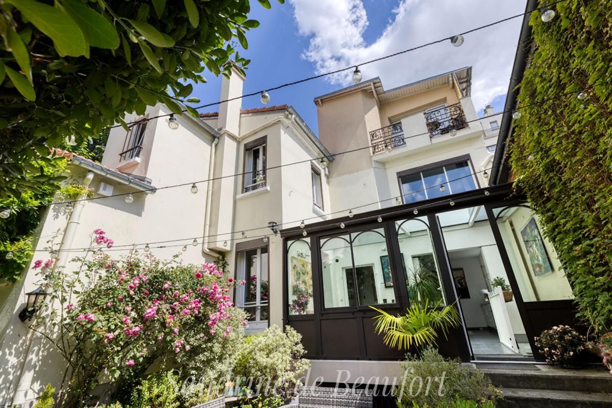 COURBEVOIE Courbevoie Becon - Maison familiale 4 chambres - jardin - parking 2