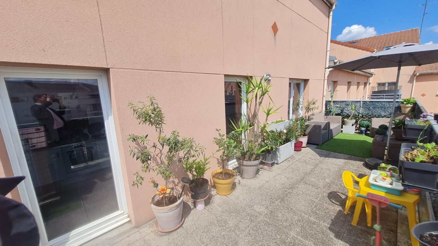 SAINT-OUEN-L'AUMONE Appartement F3 2 chambres en duplex avec terrasse 4