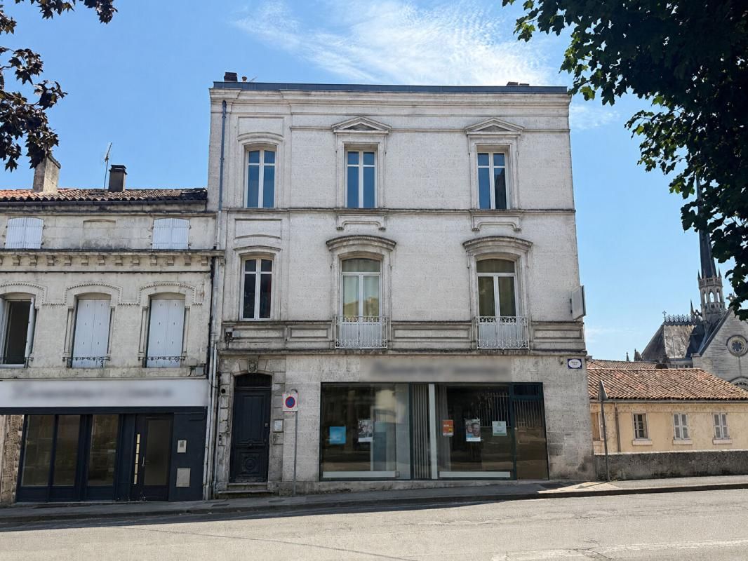 IMMEUBLE SUR LE PLATEAU D'ANGOULÊME