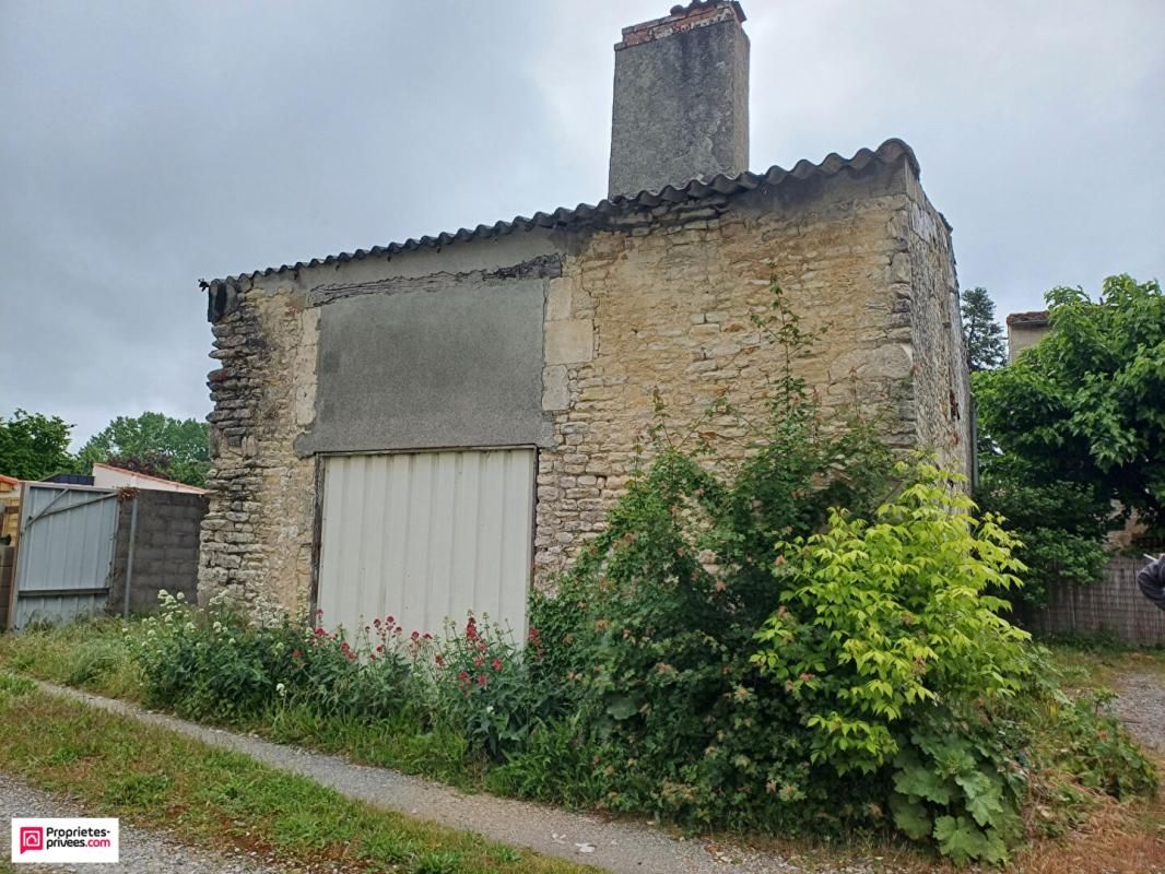 EPANNES Epannes - Dépendance 100 m2 1