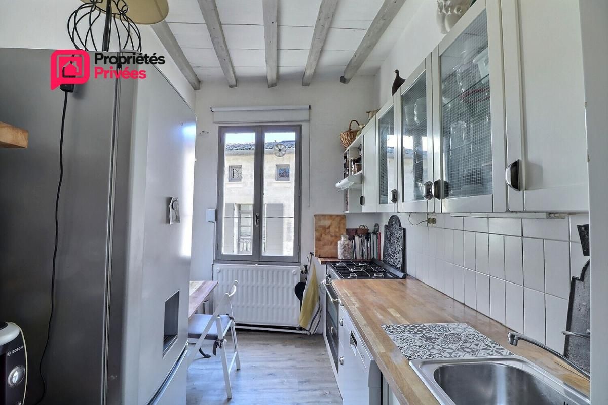 UZES Maison de ville Uzès 5 pièce(s) 111m2 rénovée secteur sauvegardé 2 chambres garage terrasse 3
