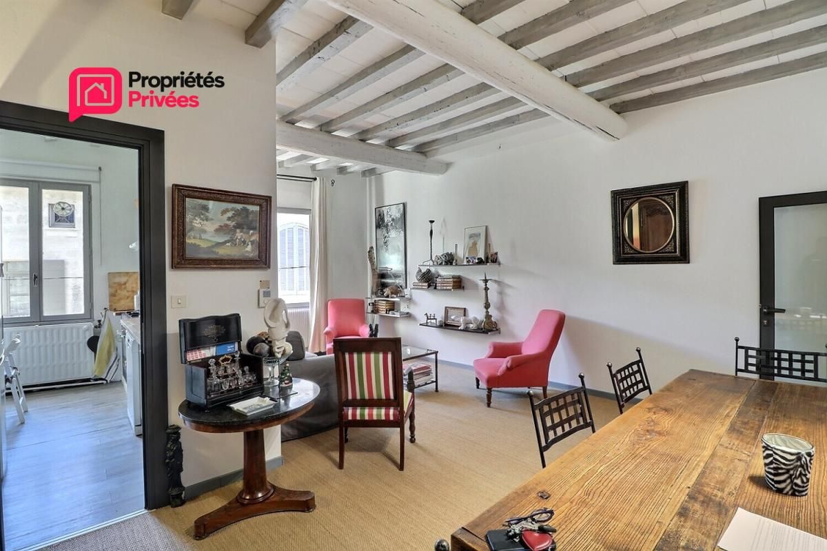 UZES Maison de ville Uzès 5 pièce(s) 111m2 rénovée secteur sauvegardé 2 chambres garage terrasse 4