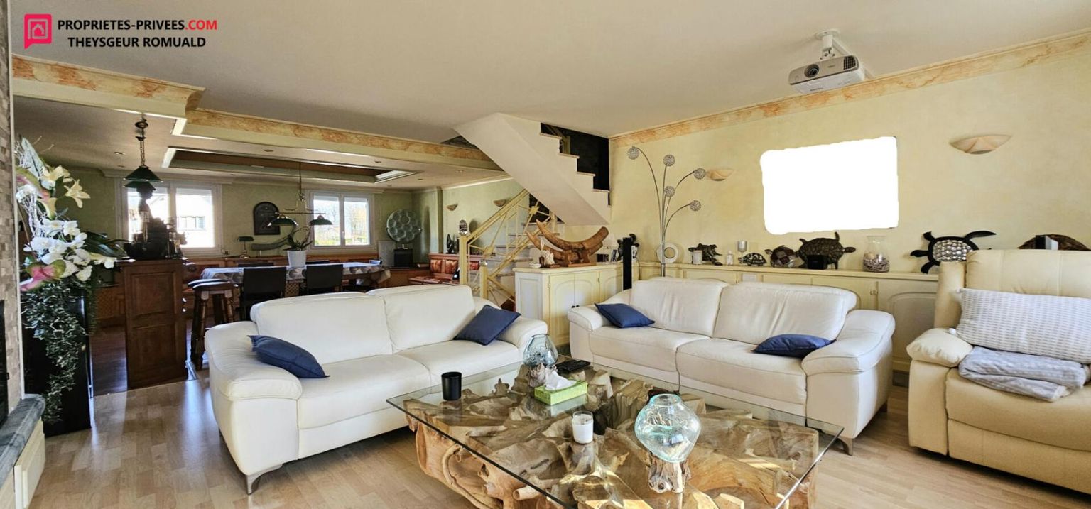 COURTENAY Maison Courtenay 9 pièce(s) 220 m2 2