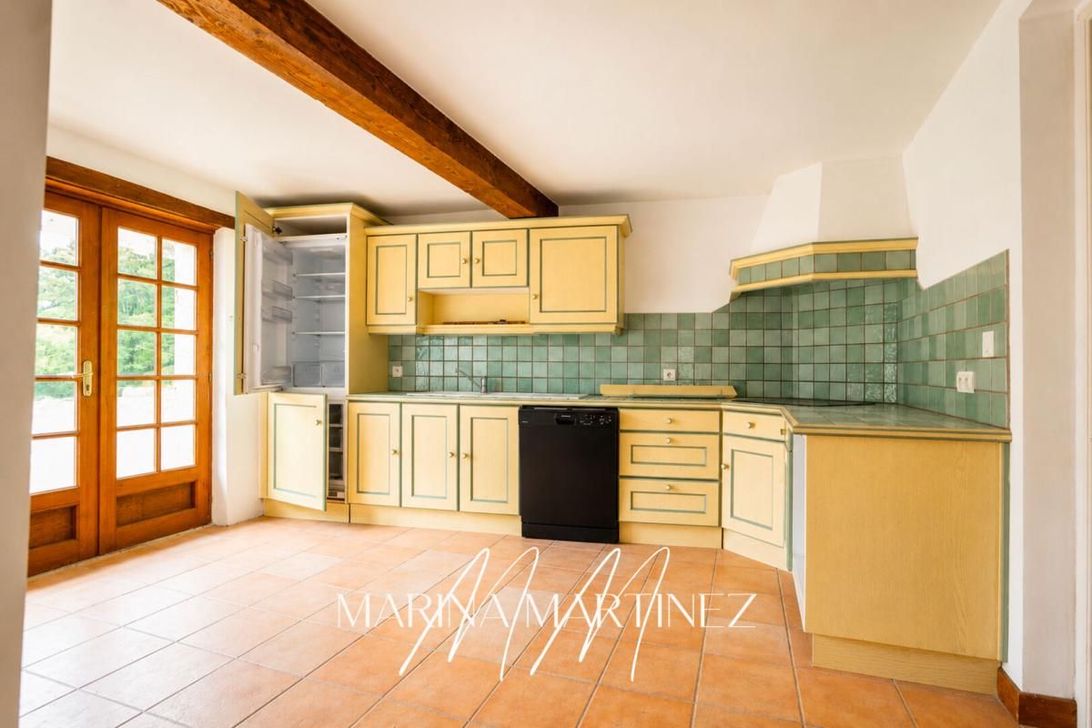 VILLENEUVE-LA-COMPTAL Maison en pierre rénovée avec dépendance de 120 m² et parc arboré de 3 500 m² ? Villeneuve-la-Comptal 4