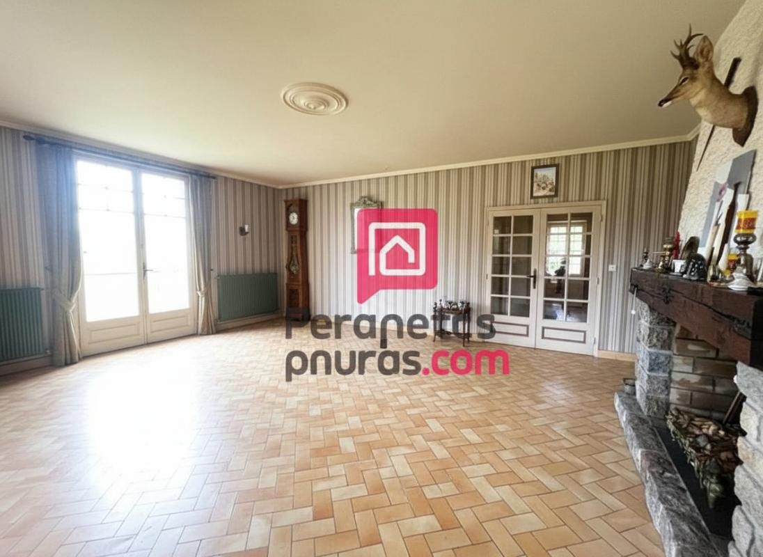 BAZAS Maison de 205 m² avec logement indépendant et potentiel professionnel ? Centre de Bazas 2