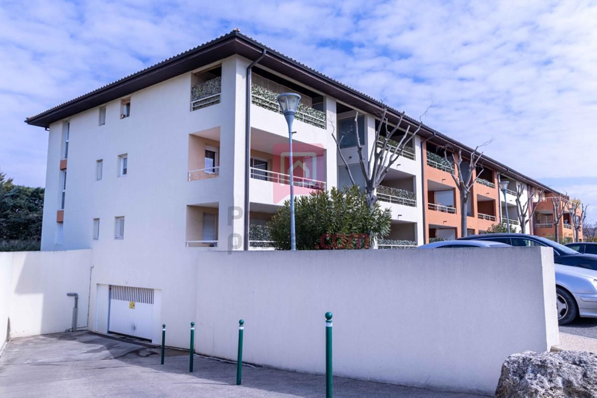 CARPENTRAS Appartement Carpentras 3 pièce(s) 67.32 m2 avec terrasse 14 m2, garage, parking 2