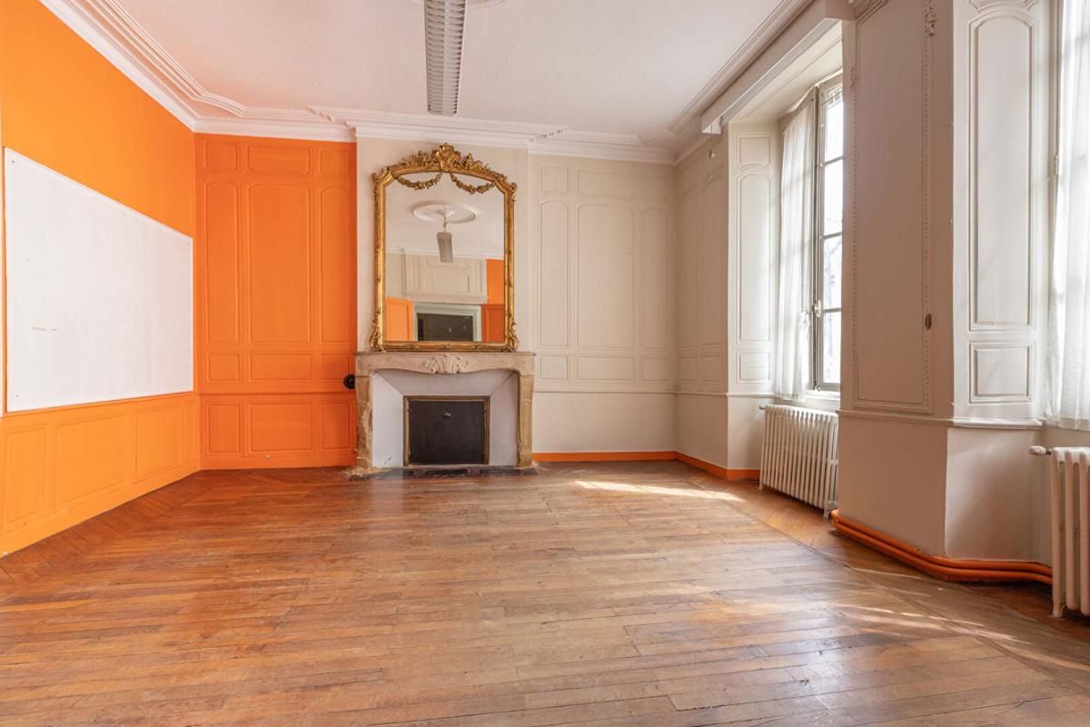 VIERZON Immeuble Vierzon 20 pièces 288 m2 2