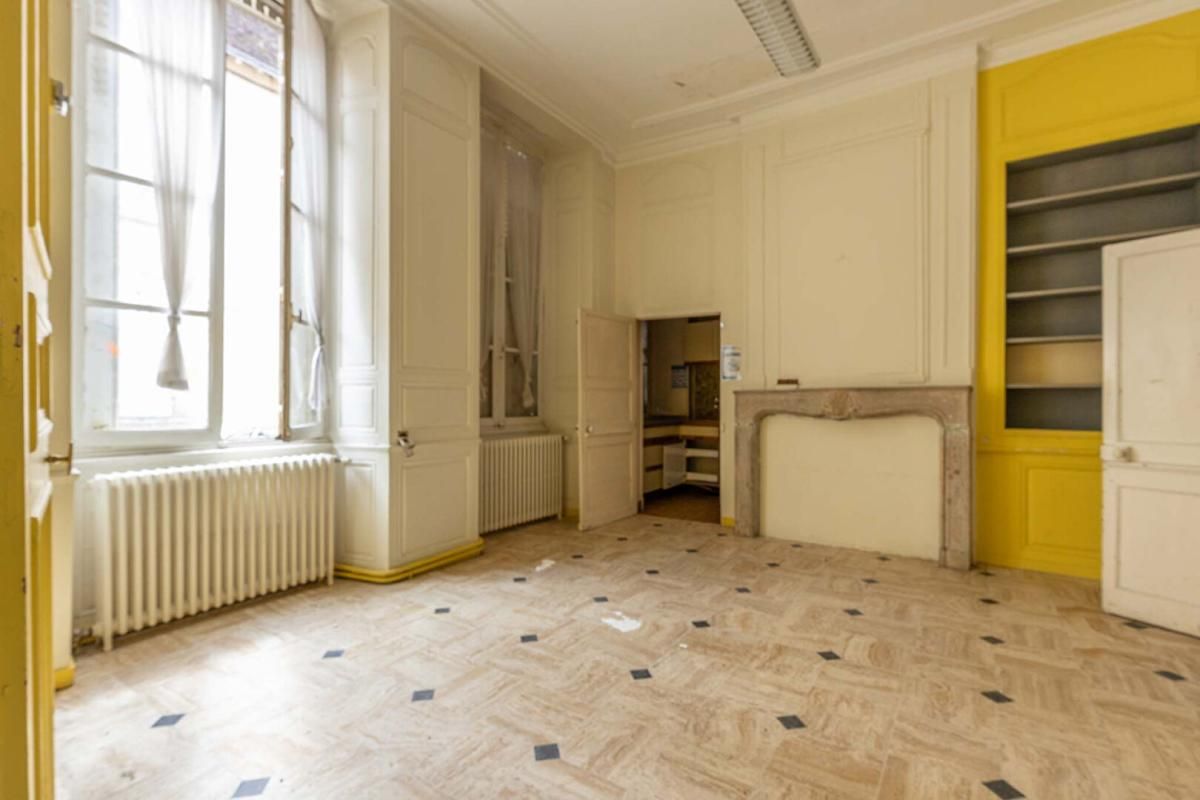 VIERZON Immeuble Vierzon 20 pièces 288 m2 3