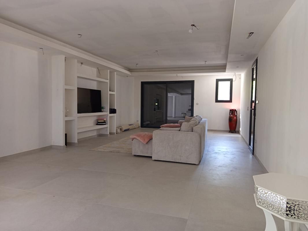 DONZERE Villa neuve 220m²  4 chambres sur terrain de 1200m² Donzère 465 000HAI 4
