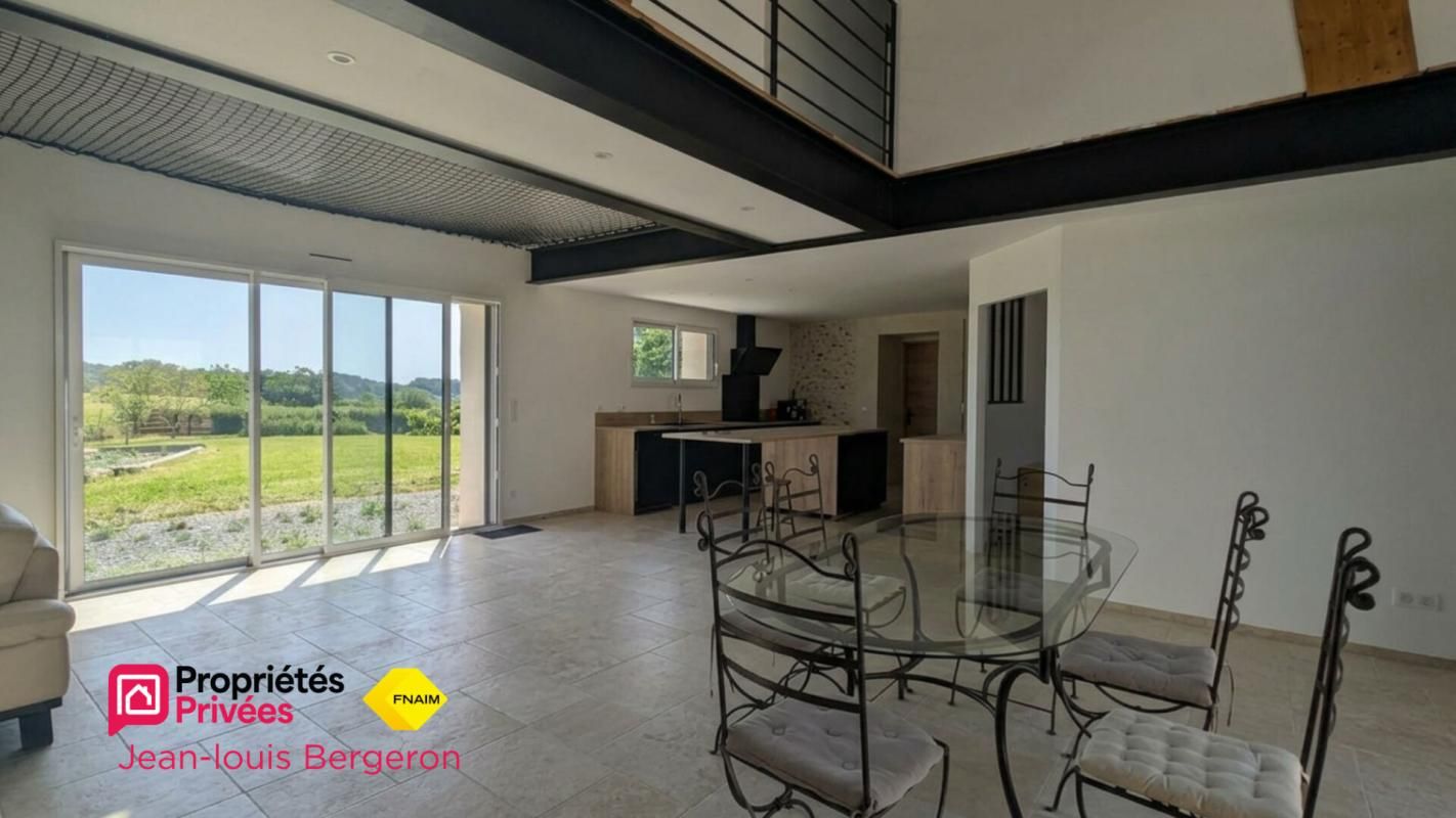 VERNOU-SUR-BRENNE Longère réinventée avec intérieur contemporain .Vallée de Cousse 2