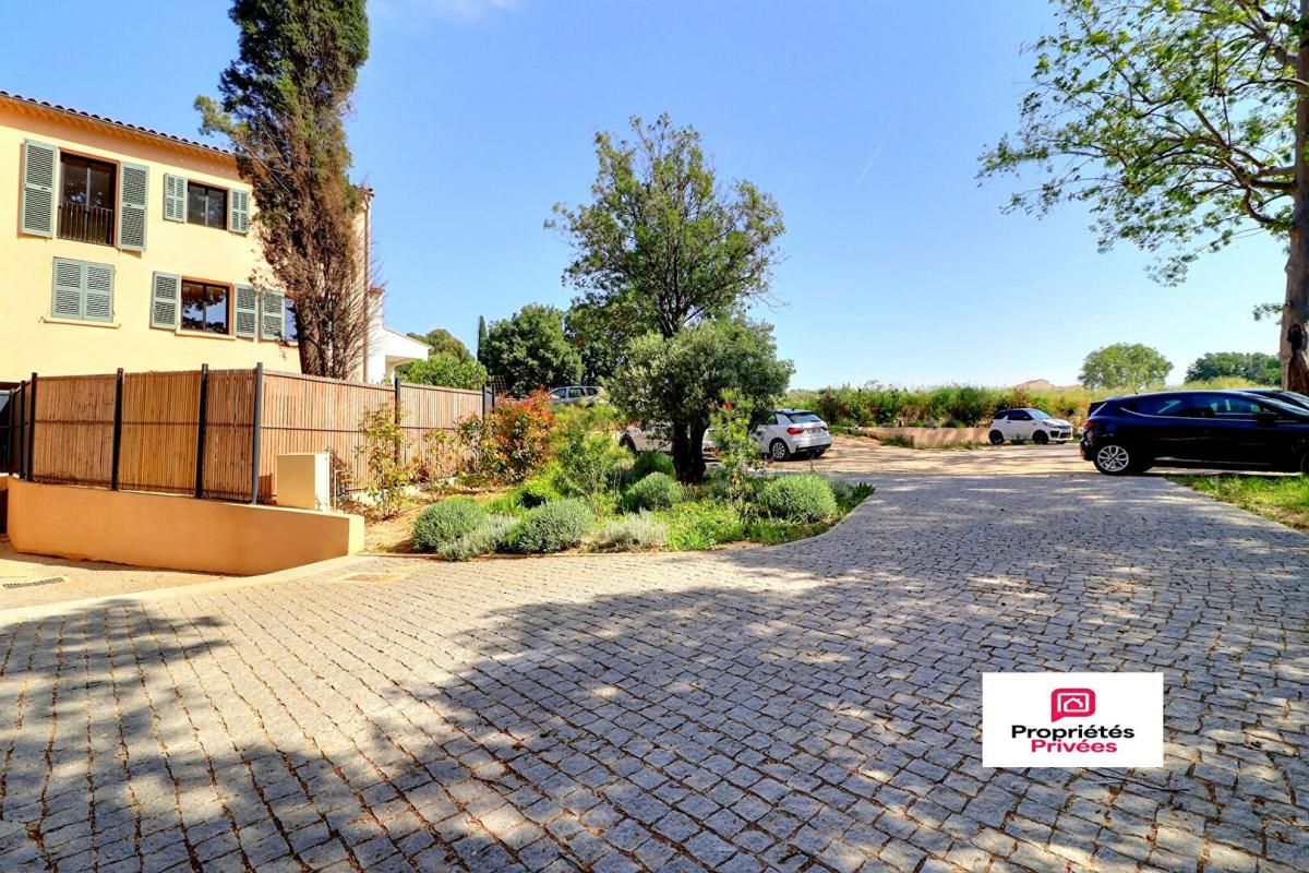 LE BEAUSSET Appartement Le Castellet 3 pièce(s) 60 m2 avec jardin et places de parking 2