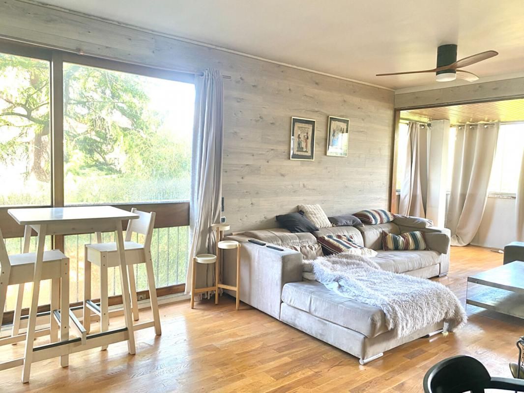 FONTENAY-LE-FLEURY Appartement 4/5 pièce(s) 98 m2 3